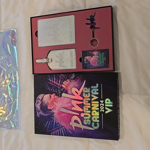 P!INK VIP BOX AND BAG 2024 - Picture 3 of 8